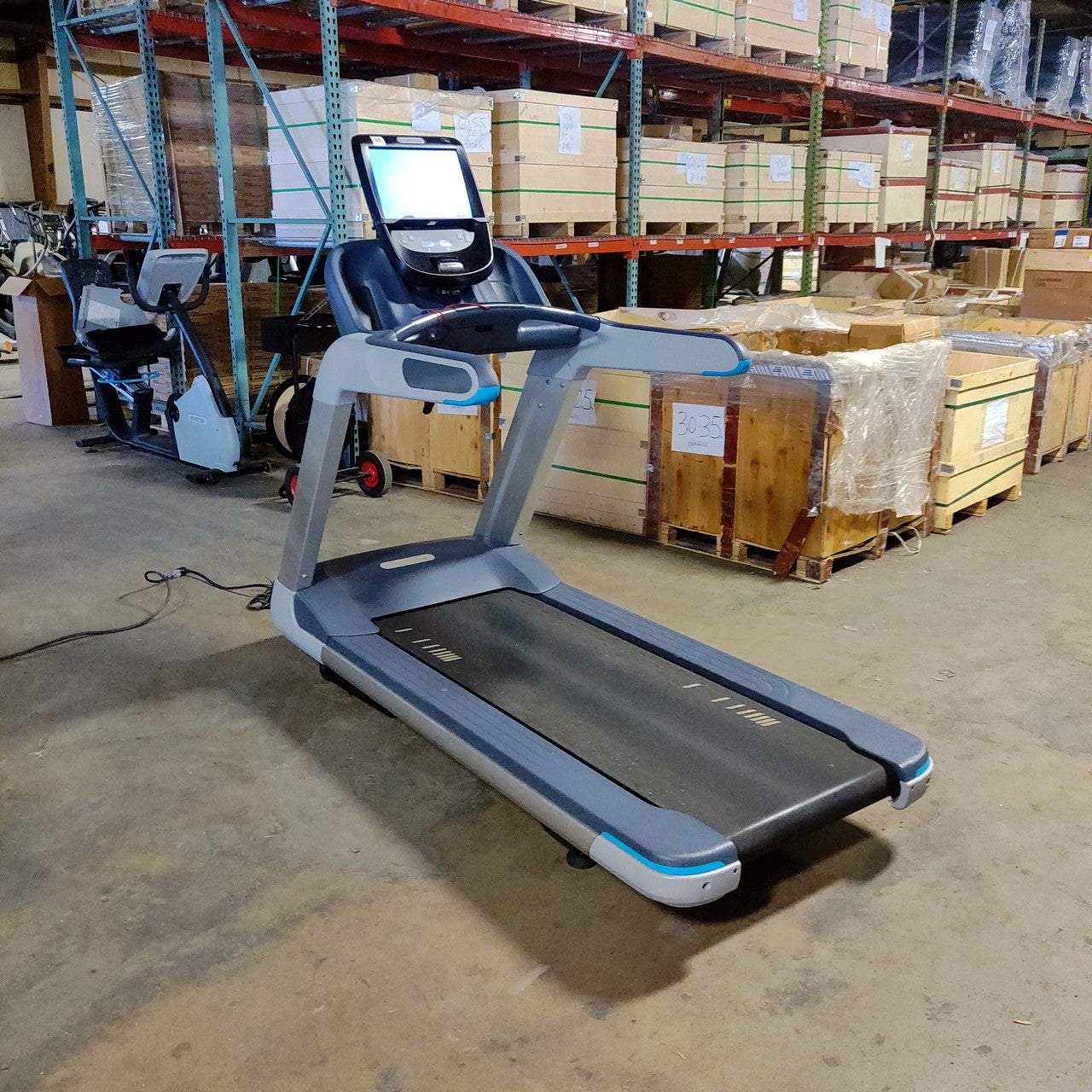 Precor TRM 885 Treadmill w/P82 Console