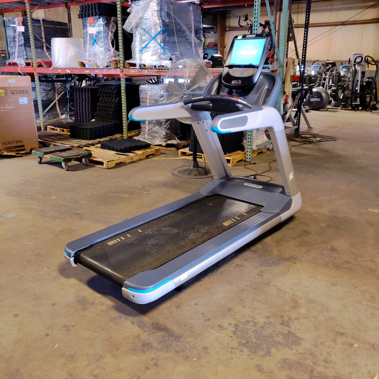 Precor TRM 885 Treadmill w/P82 Console