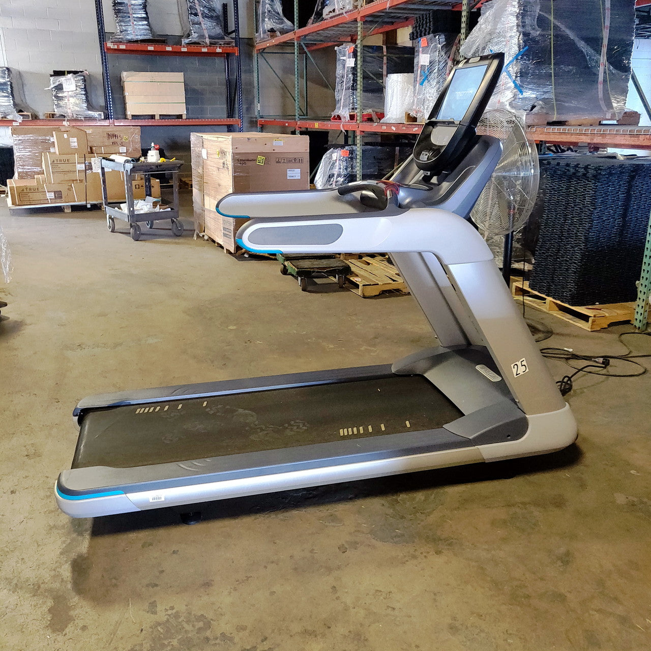 Precor TRM 885 Treadmill w/P82 Console