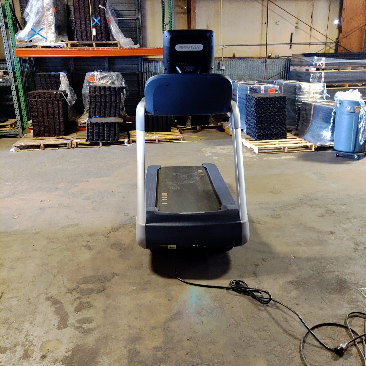 Precor TRM 885 Treadmill w/P82 Console