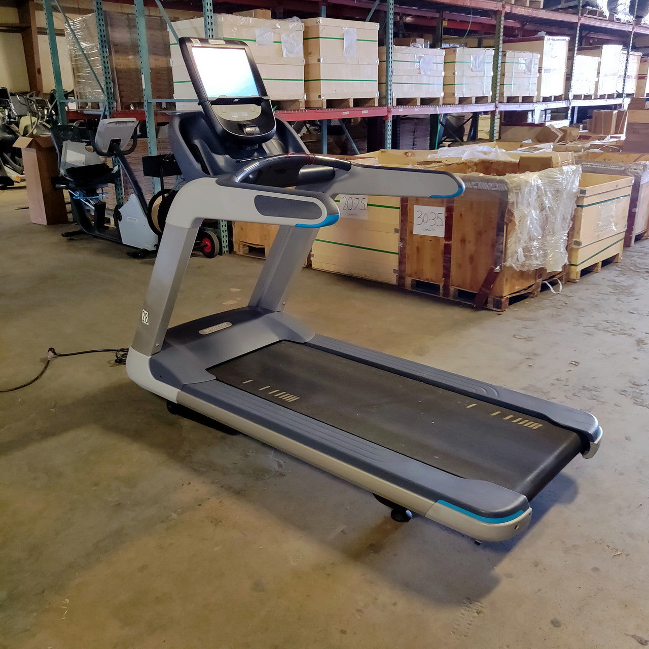Precor TRM 885 Treadmill w/P82 Console