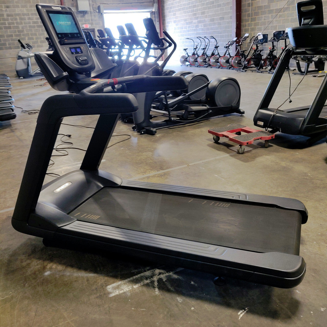 Precor TRM 865 V2 Treadmill w/p62 Console