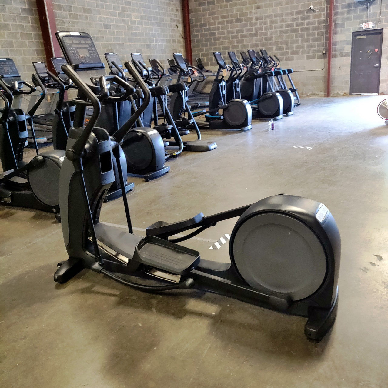 Precor EFX 835 Elliptical w/Converging Crossramp + p31 Console