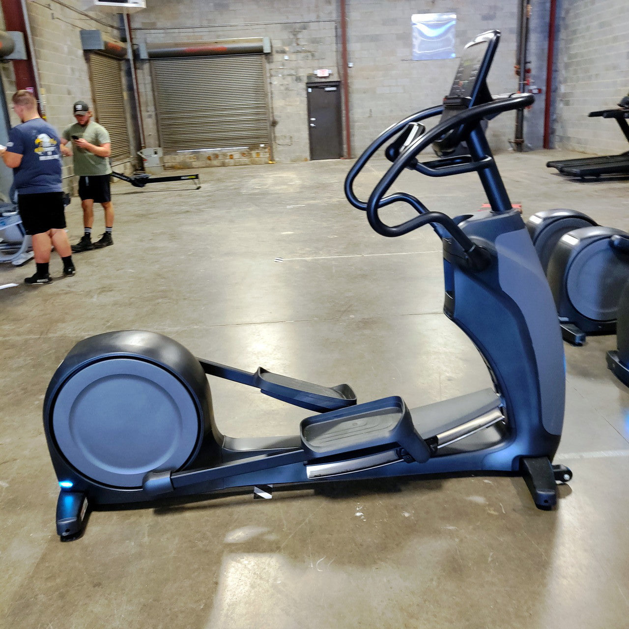 Precor EFX 833 Elliptical w/Converging Crossramp + p31