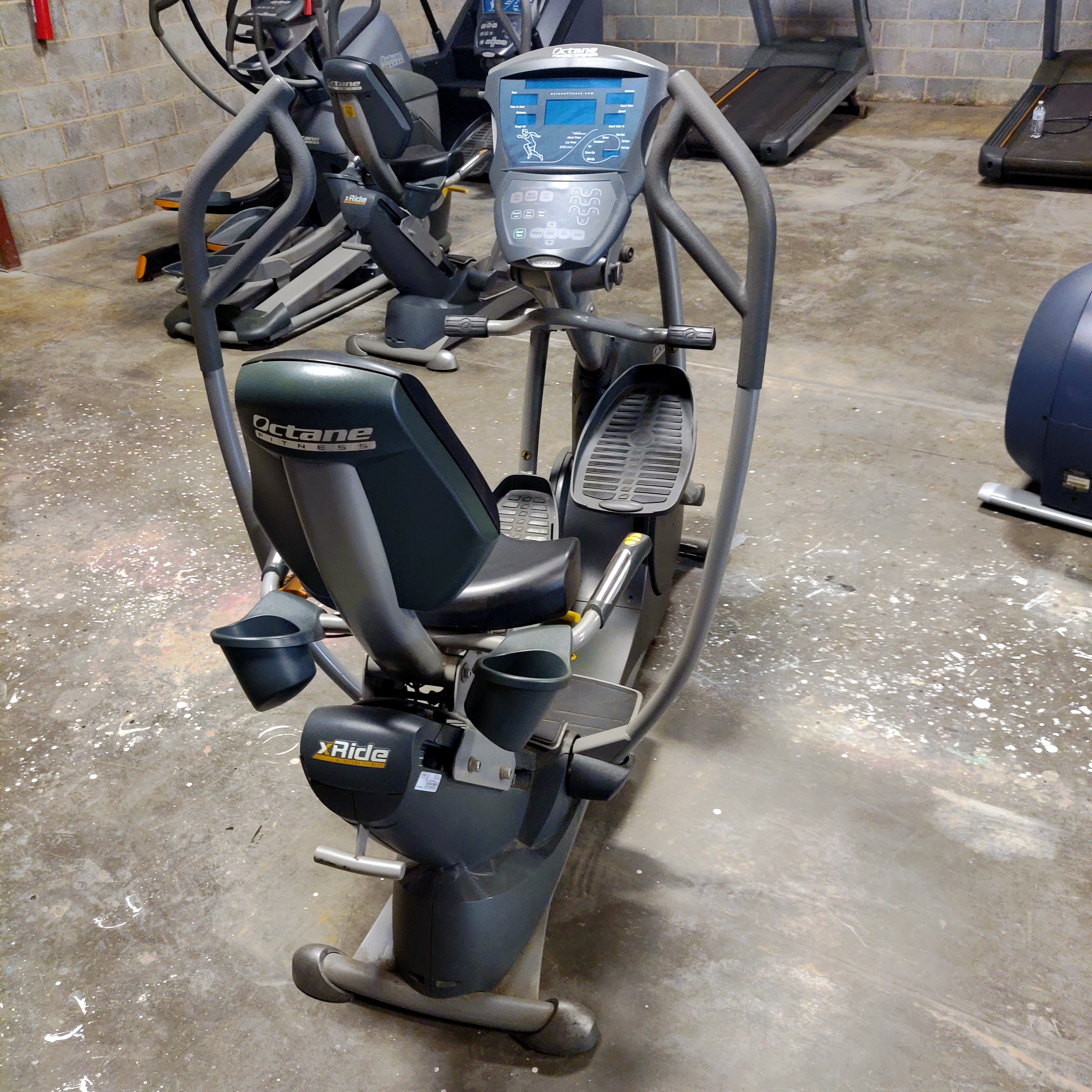 Octane Fitness XR6000 Seated Elliptical