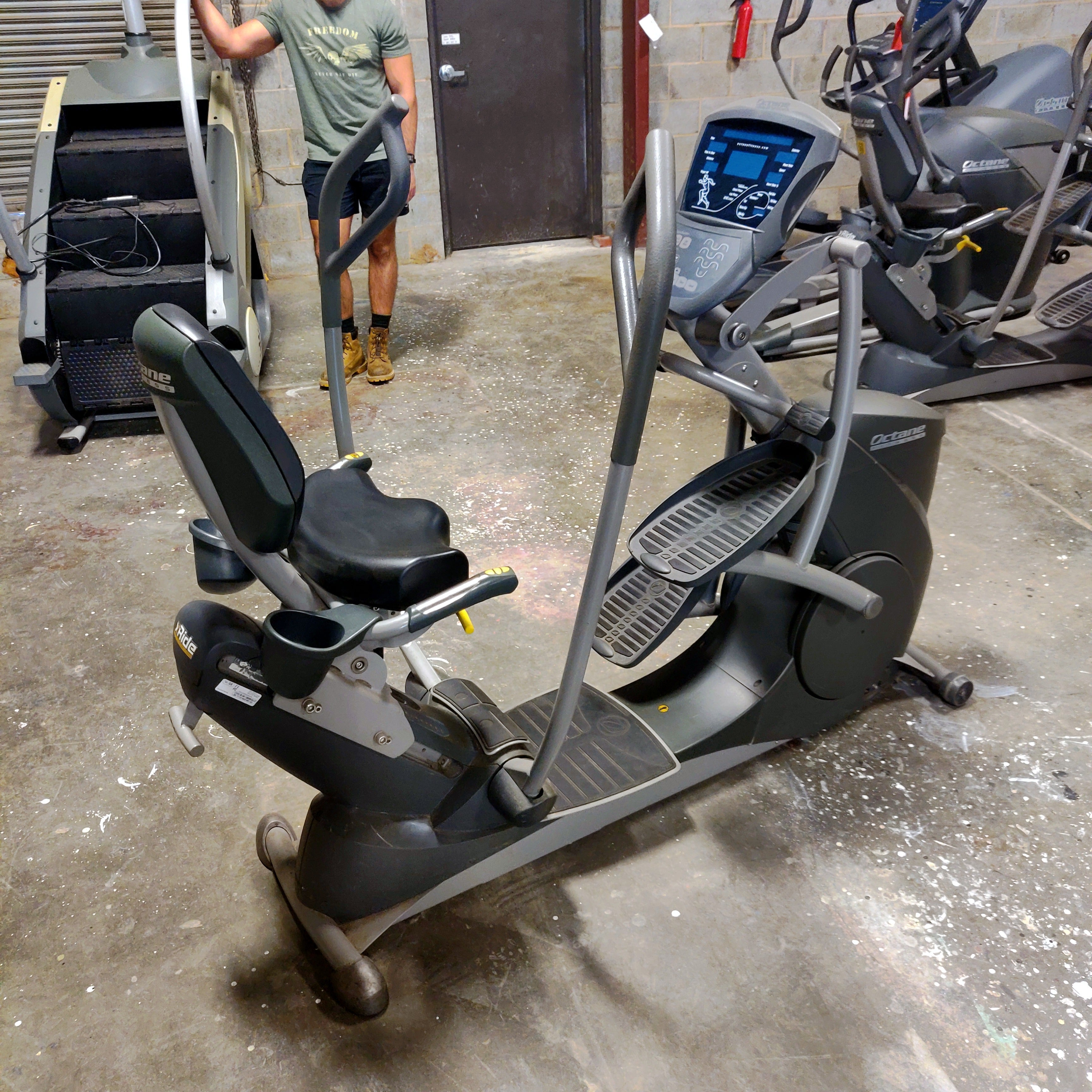 Octane Fitness XR6000 Seated Elliptical