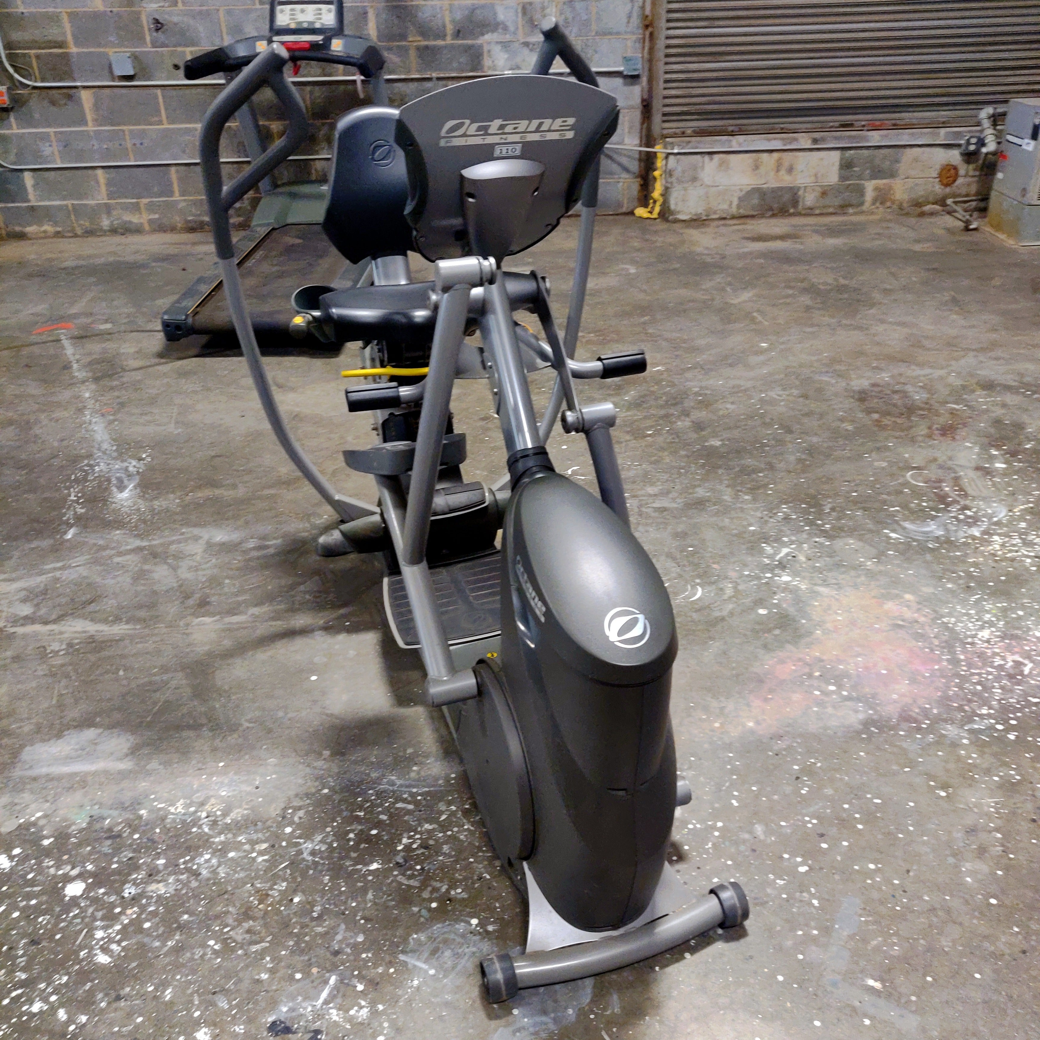 Octane Fitness XR6000 Seated Elliptical