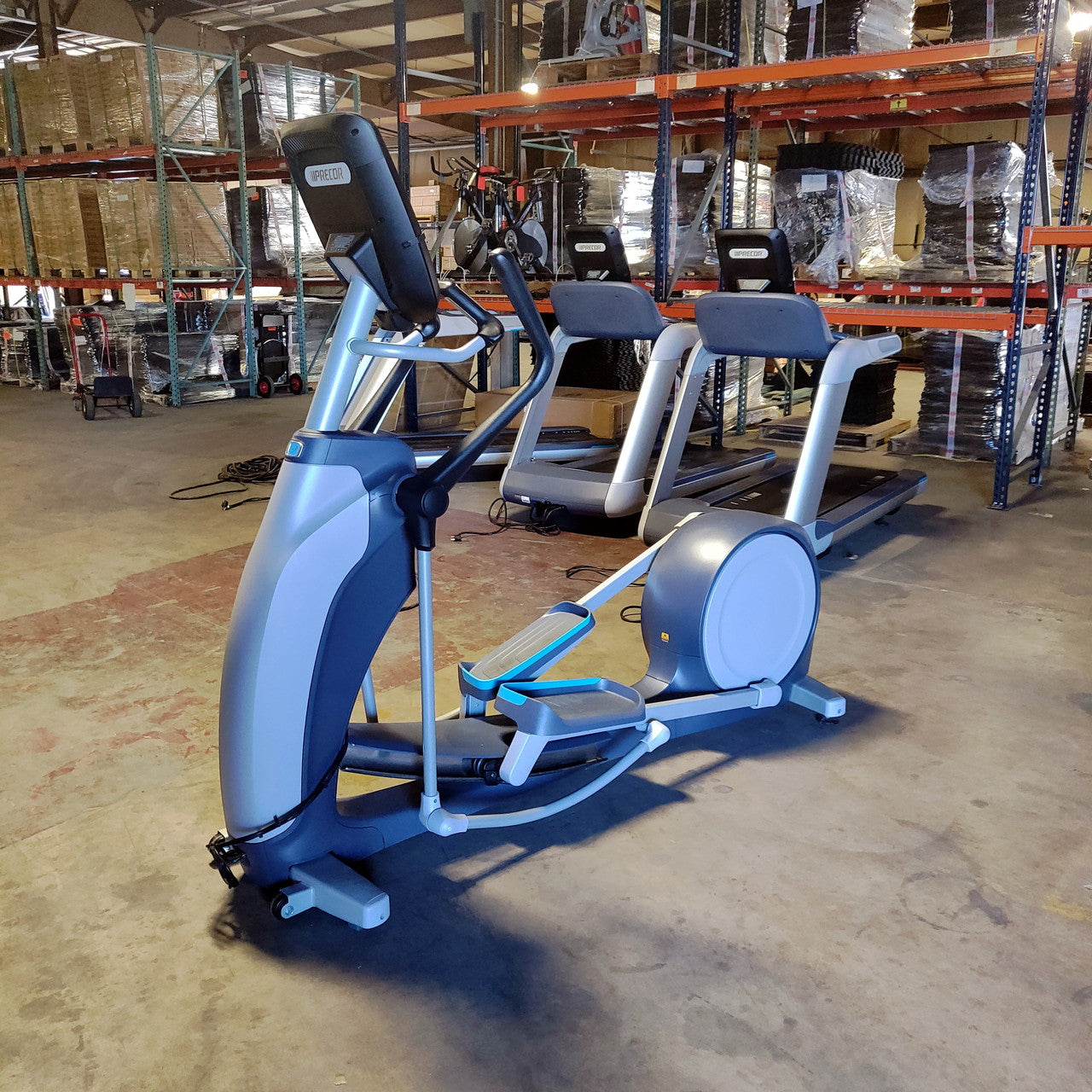 Precor EFX 885 Total Body Elliptical w/Converging Crossramp + p82 Console