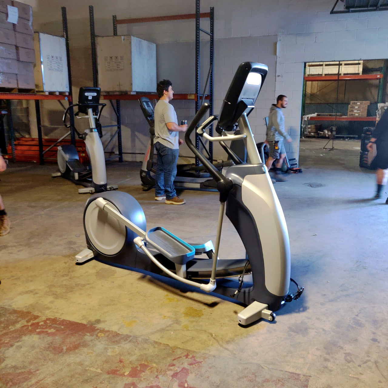 Precor EFX 885 Total Body Elliptical w/Converging Crossramp + p82 Console