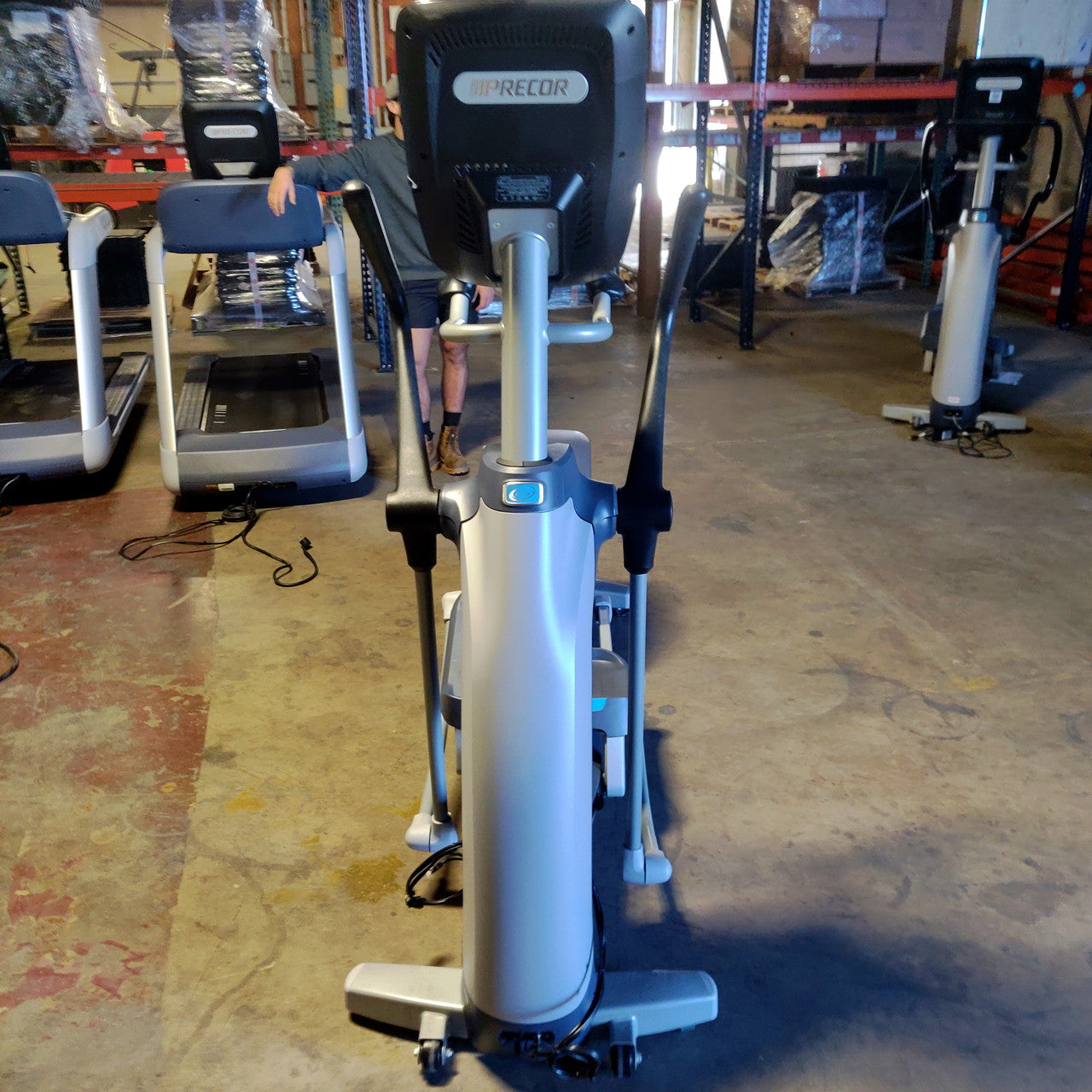 Precor EFX 885 Total Body Elliptical w/Converging Crossramp + p82 Console