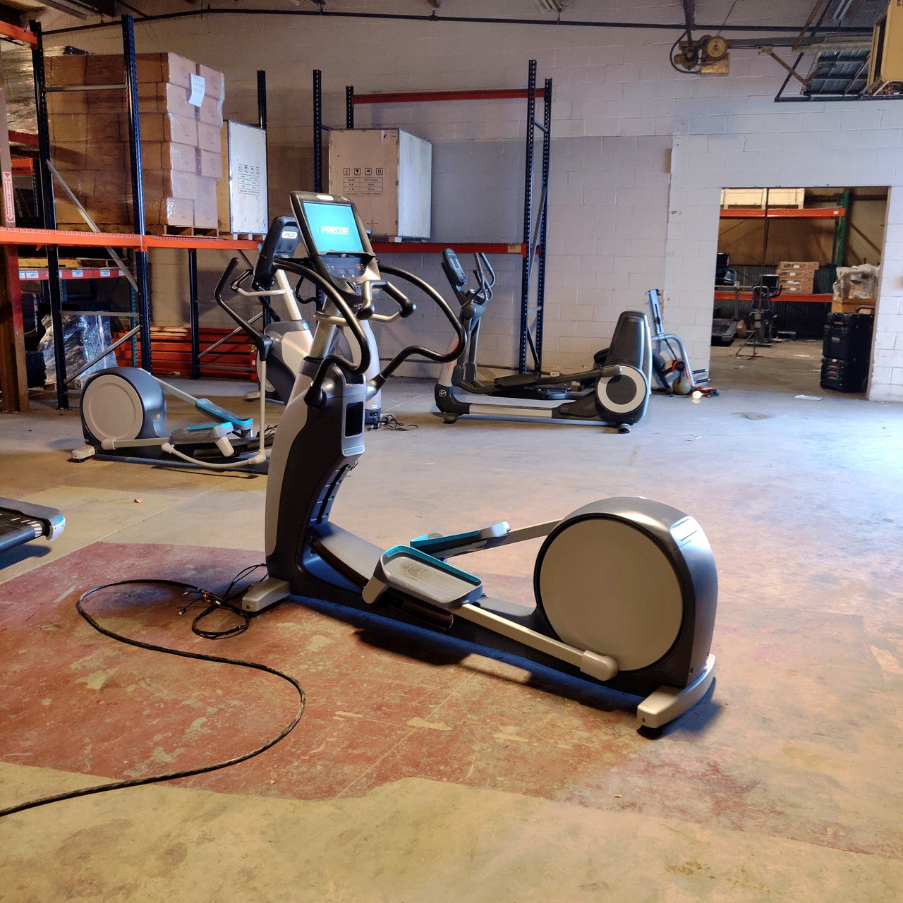 Precor EFX 883 Elliptical Lower Body Crosstrainer w/p82 Console