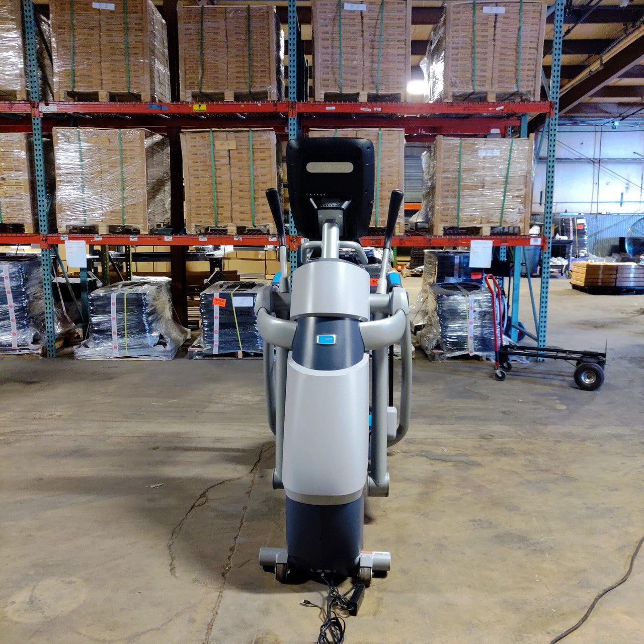 Precor AMT 885 with Open Stride w/P82 Console