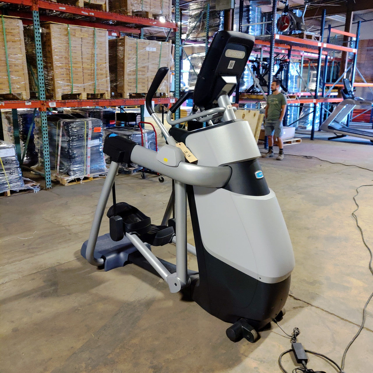 Precor AMT 885 with Open Stride w/P82 Console