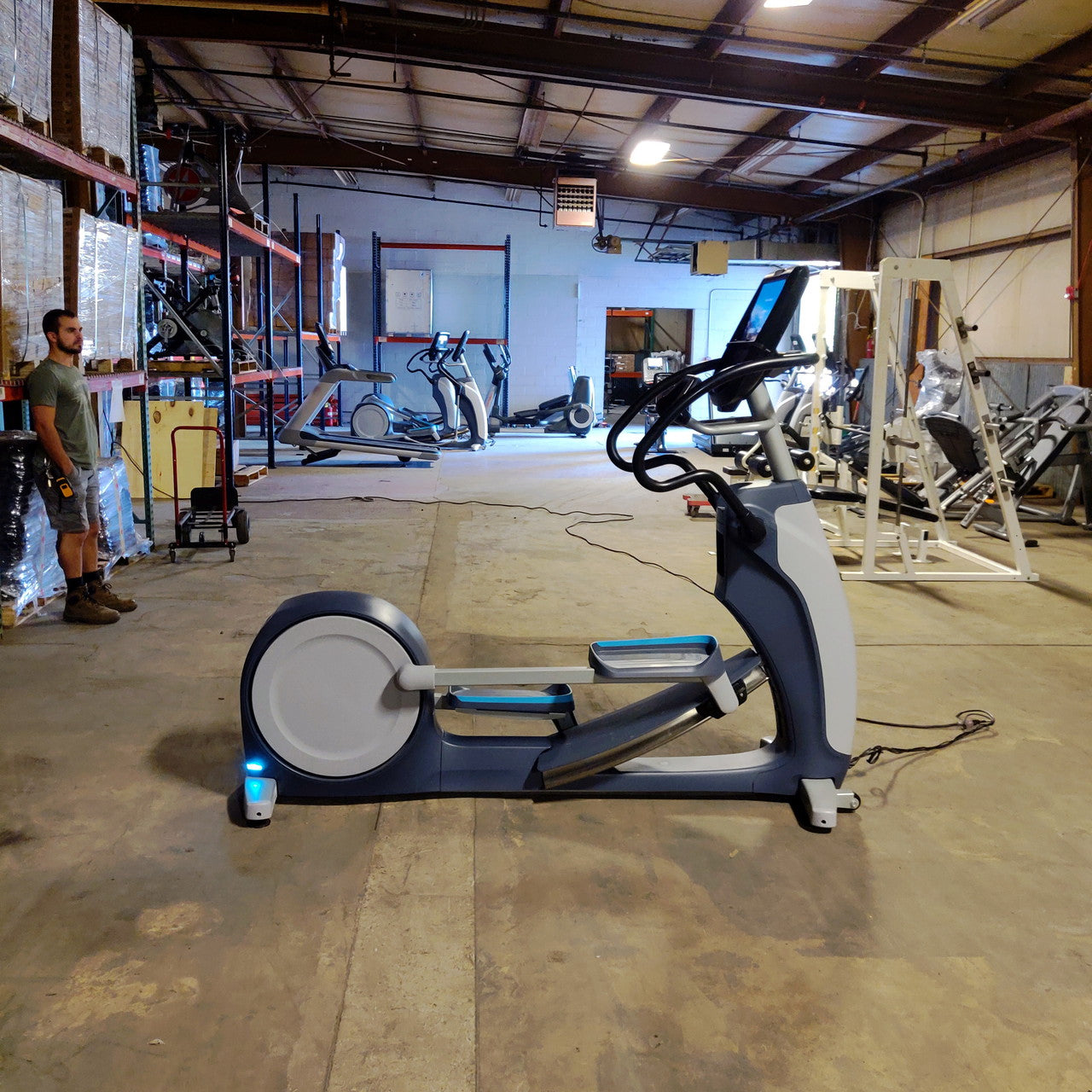 Precor EFX 883 Elliptical Lower Body Crosstrainer w/p82 Console