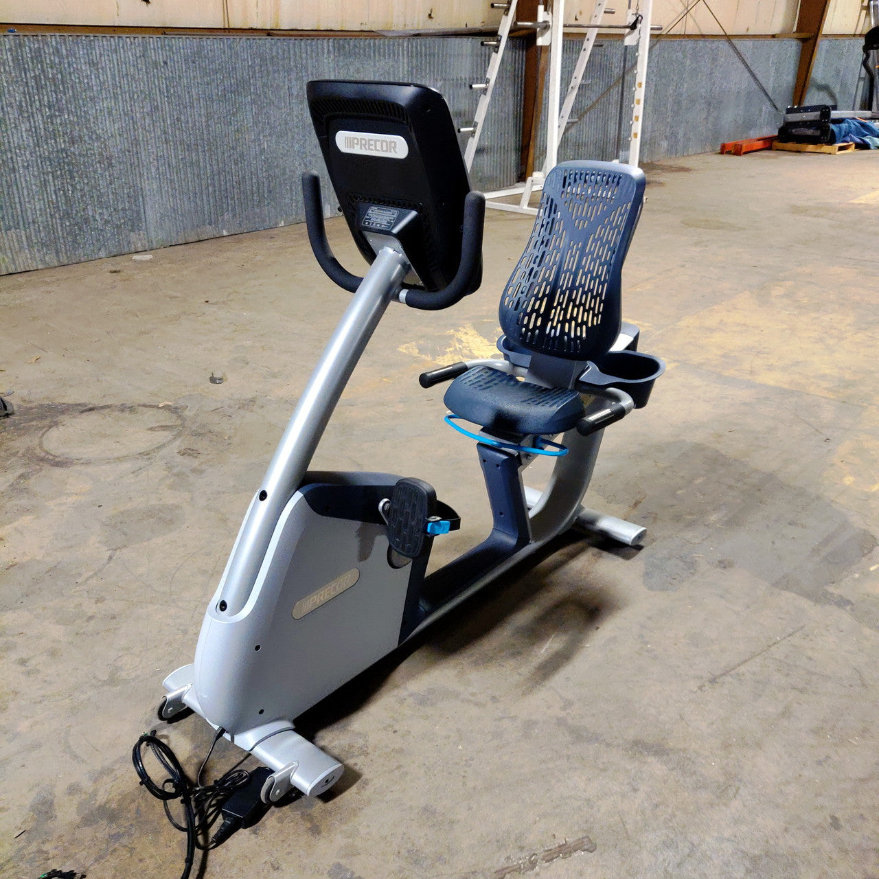 Precor RBK 885 Recumbent Bike w/ P82 Console