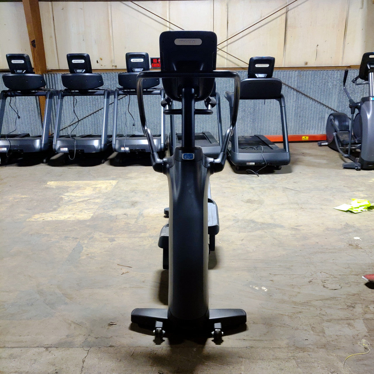 Precor EFX 833 Lower Body Elliptical w/Converging Crossramp + P31 Console