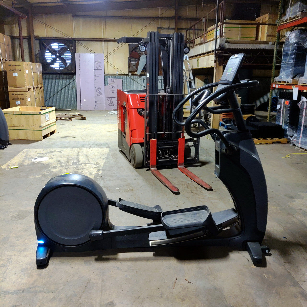 Precor EFX 833 Lower Body Elliptical w/Converging Crossramp + P31 Console