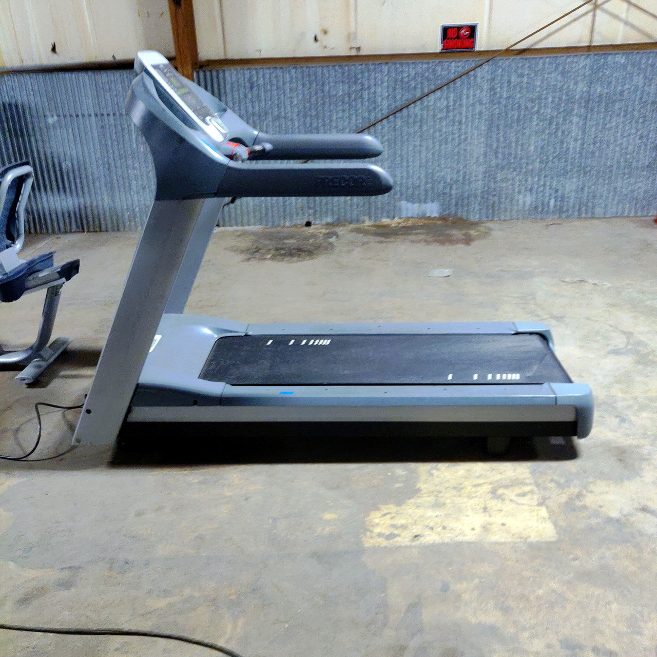 Precor 956i Experience Treadmill