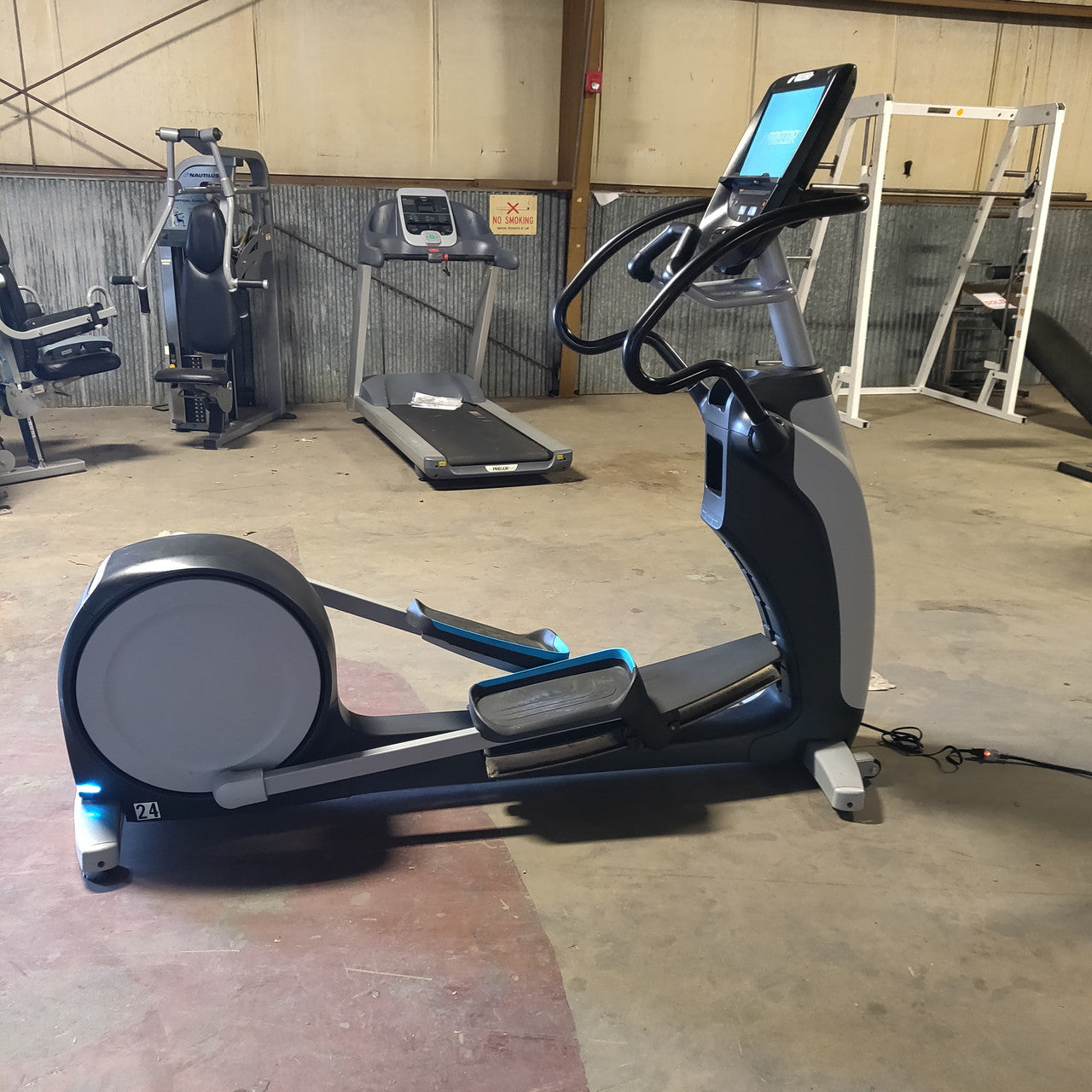 Precor EFX 800-18 Lower Body Elliptical w/ P82 Console