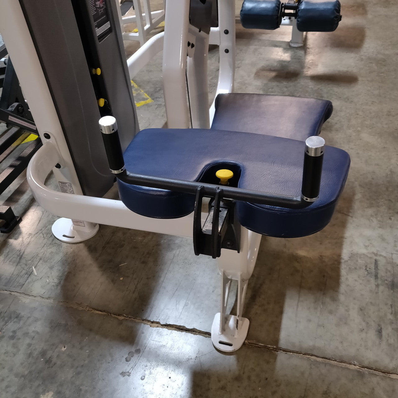 Legend Fitness SelectEDGE Glute Press