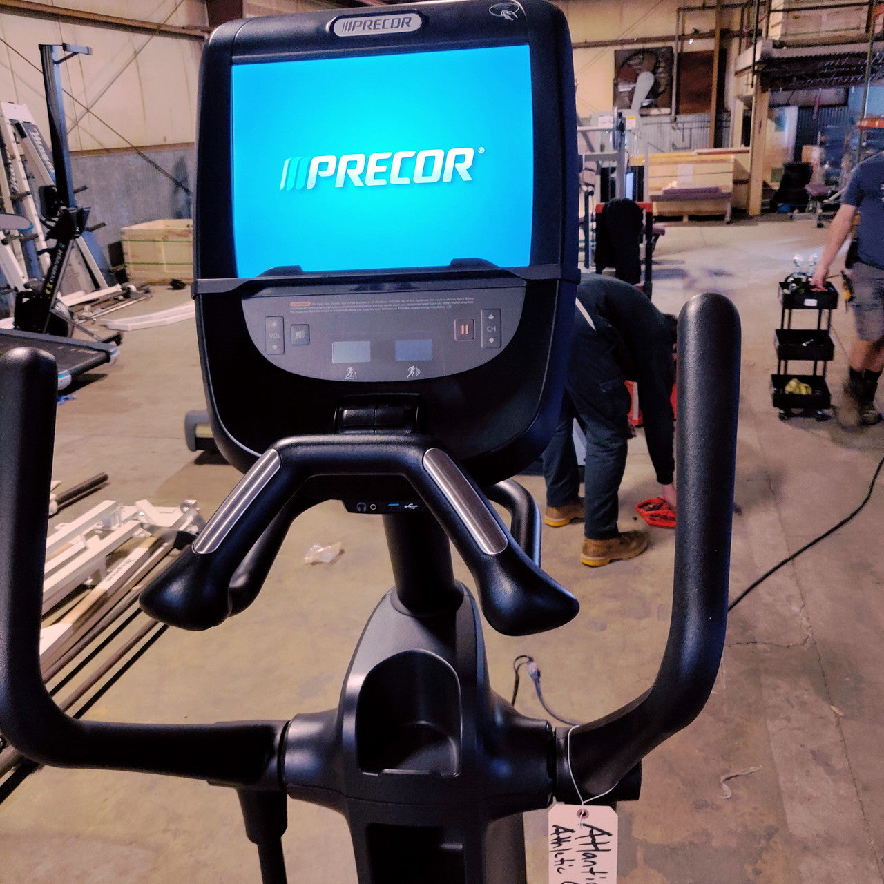 Precor EFX 885 Elliptical w/Converging Crossramp + p82 Console