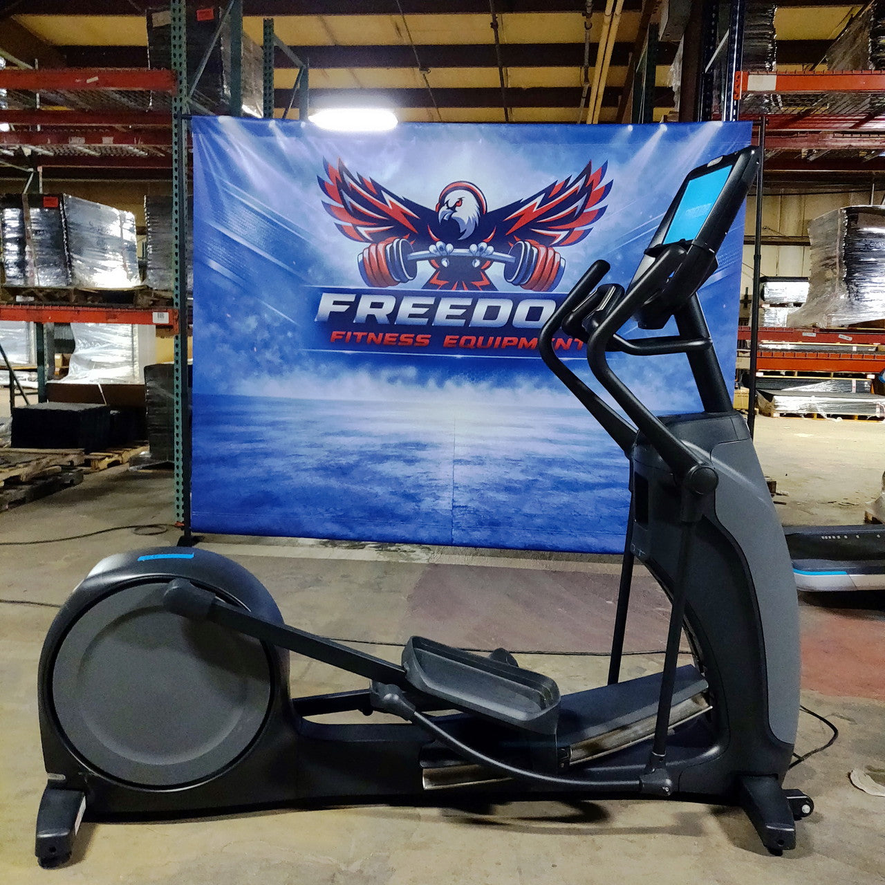 Precor EFX 885 Elliptical w/Converging Crossramp + p82 Console