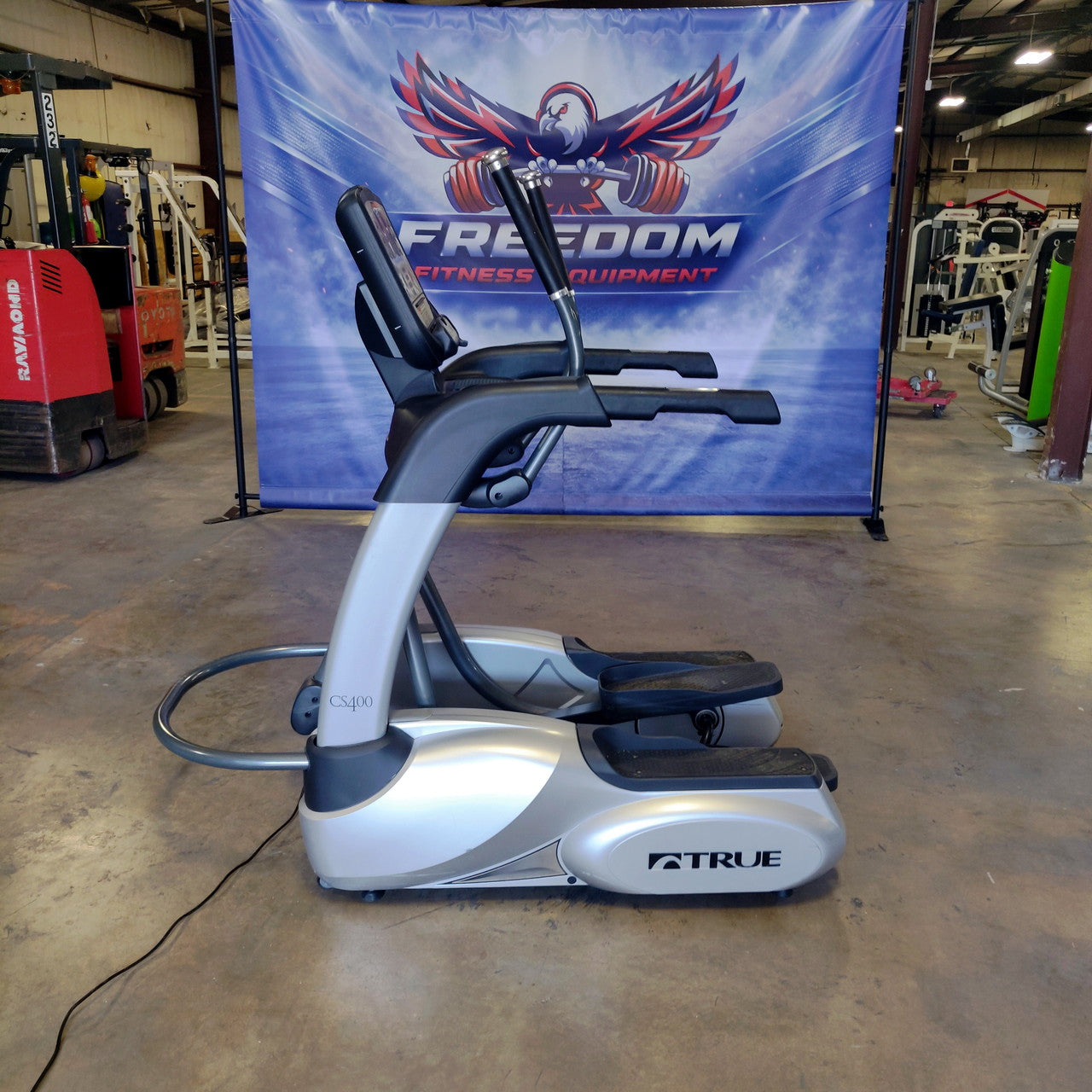 True Fitness CS400 Elliptical w/ Escalate 9 Console