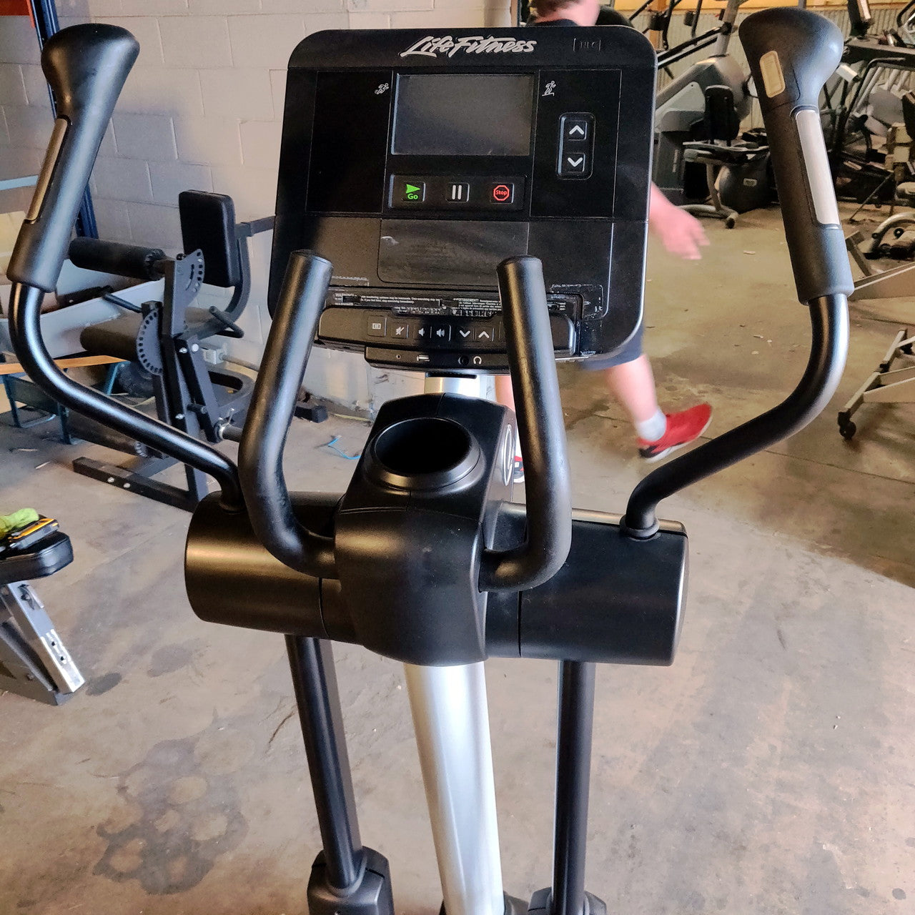 Life Fitness Integrity LNX Elliptical w/ X Console