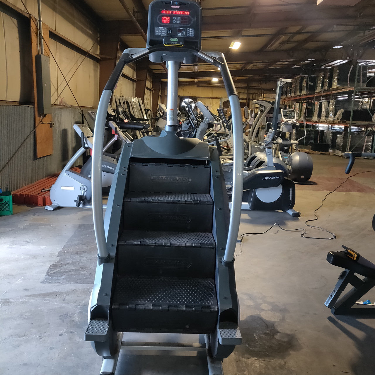 Refurbished Star Trac 9-5180 MUNBPO Stair Climber