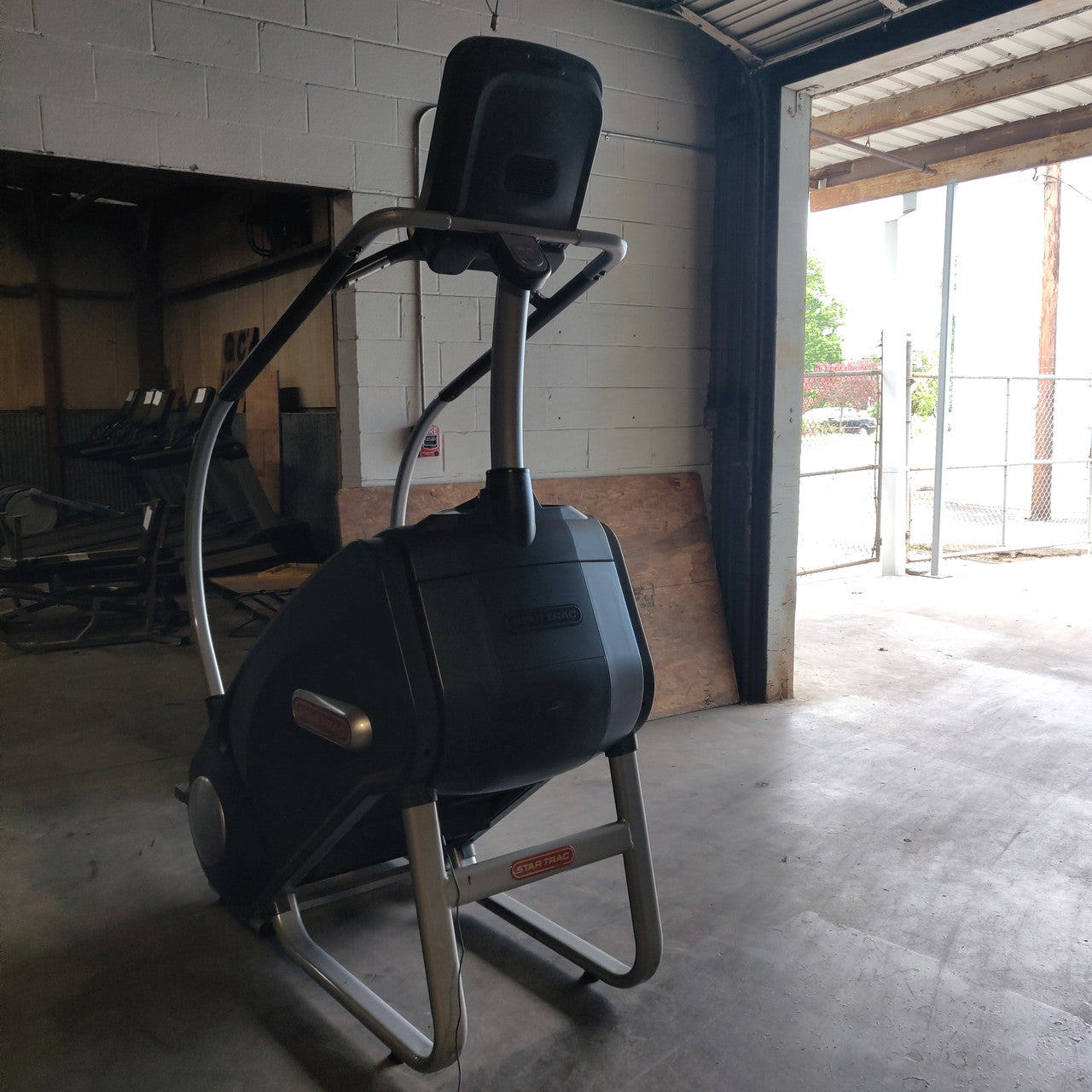 Refurbished Star Trac 9-5180 MUNBPO Stair Climber
