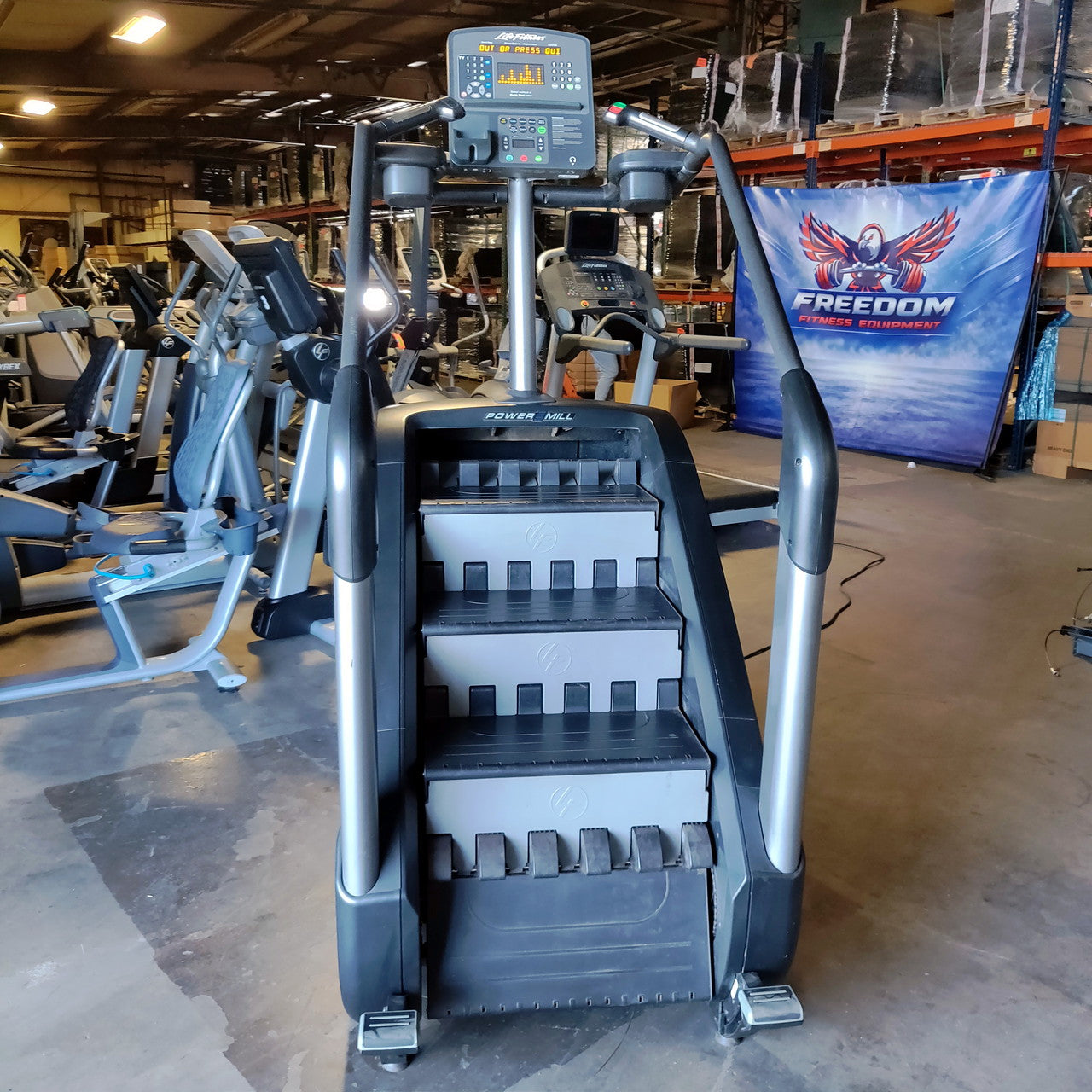 Life Fitness PowerMill Integrity Series Climber w/ LCD Console