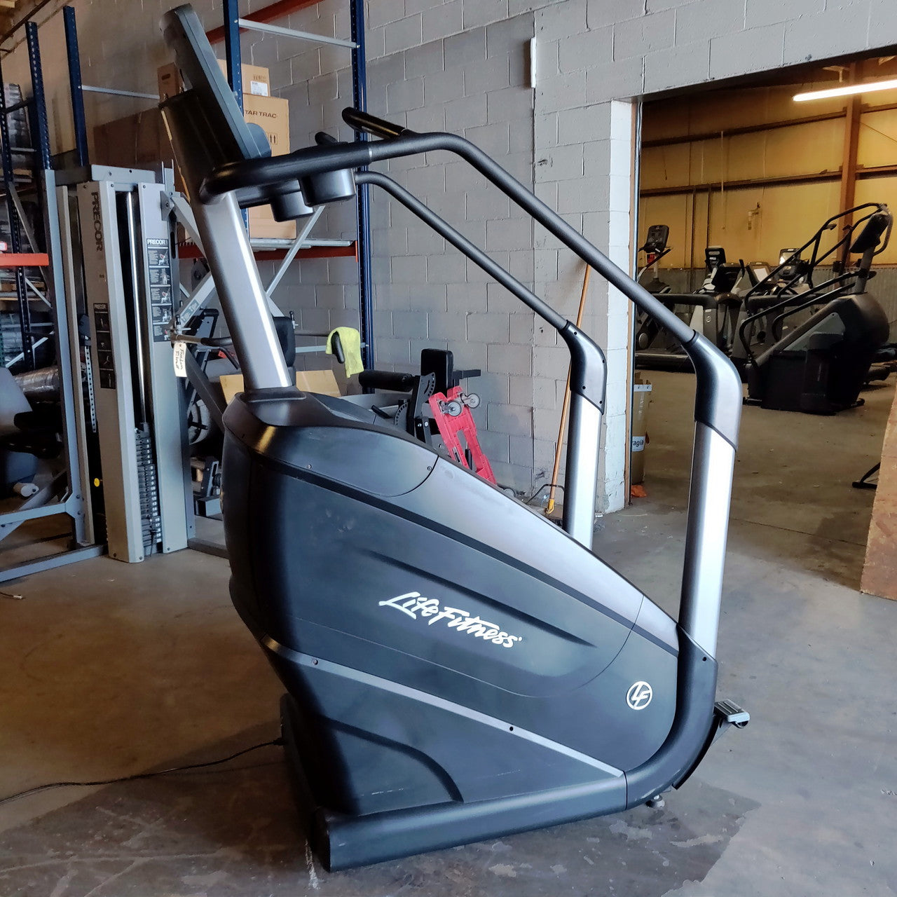 Life Fitness PowerMill Integrity Series Climber w/ LCD Console