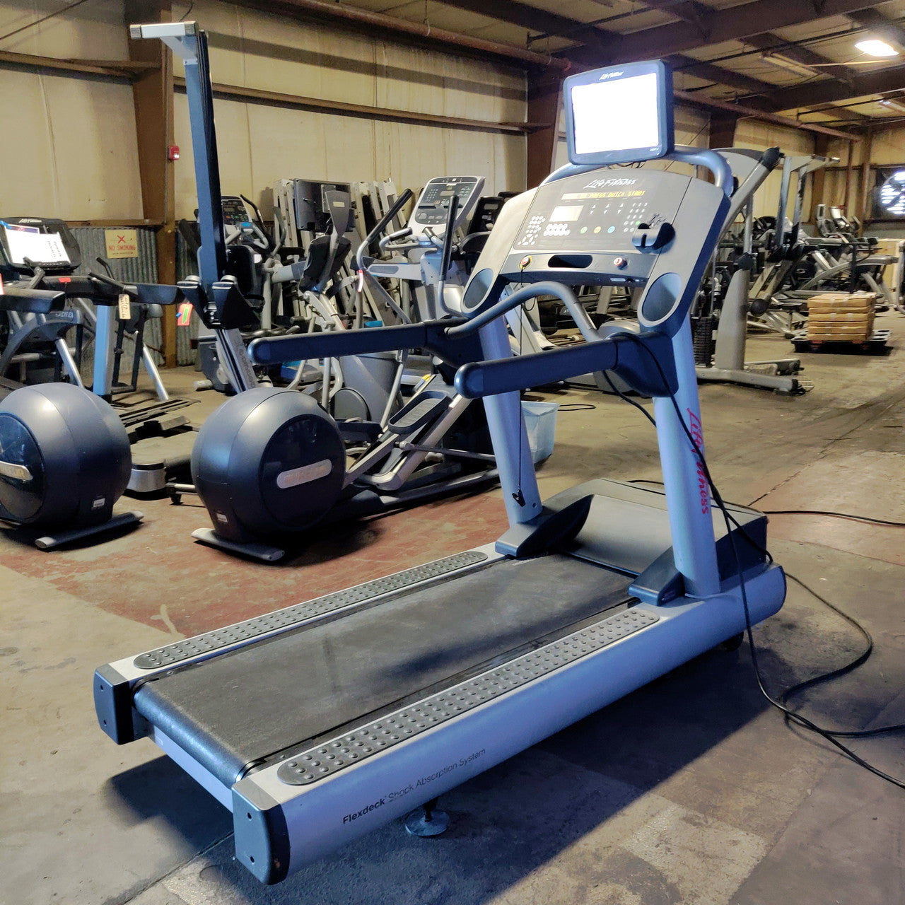 Life Fitness Integrity Series CLST Treadmill