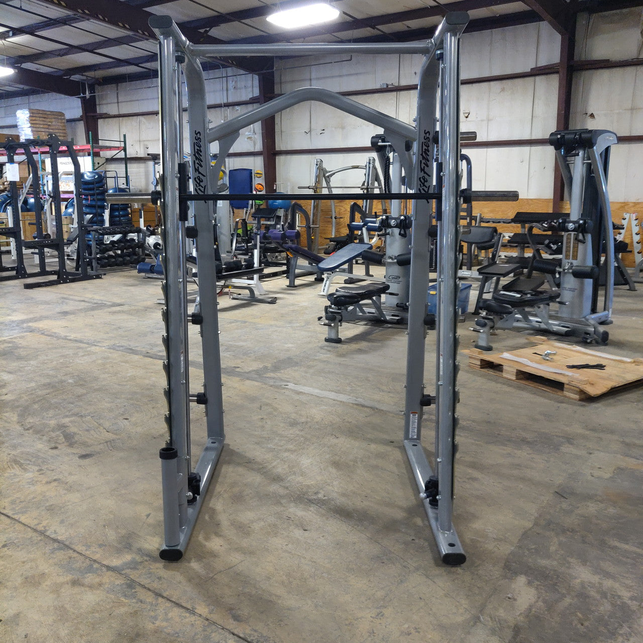 Life Fitness Axiom Series Smith Rack