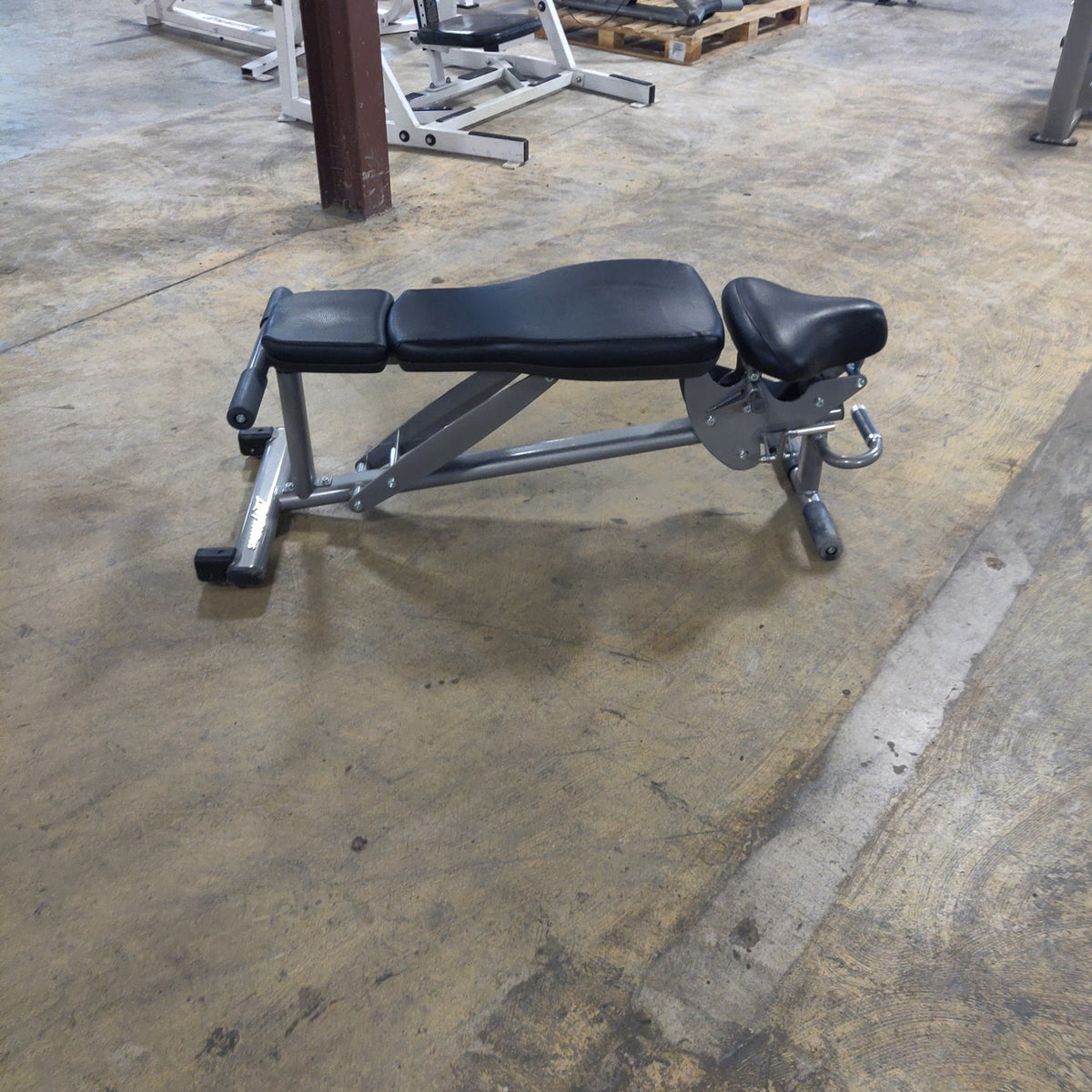 Life Fitness Adjustable Bench (Need Dims)