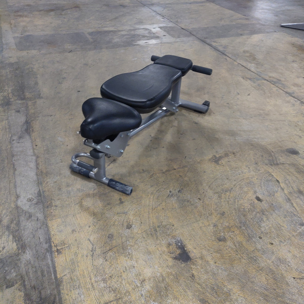 Life Fitness Adjustable Bench (Need Dims)