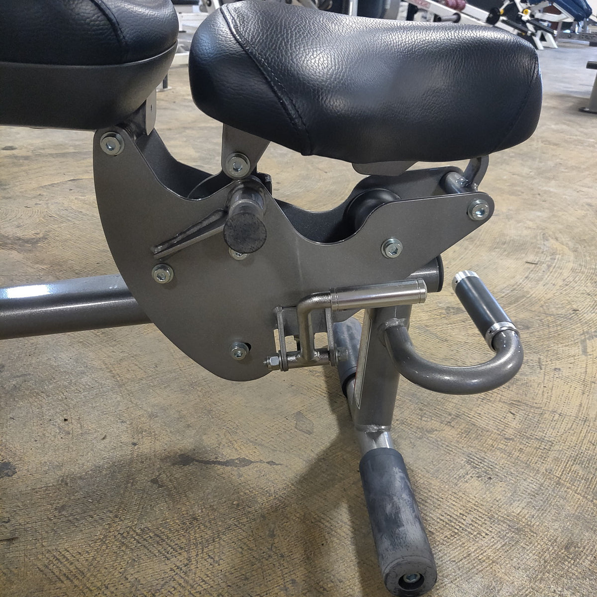 Life Fitness Adjustable Bench (Need Dims)