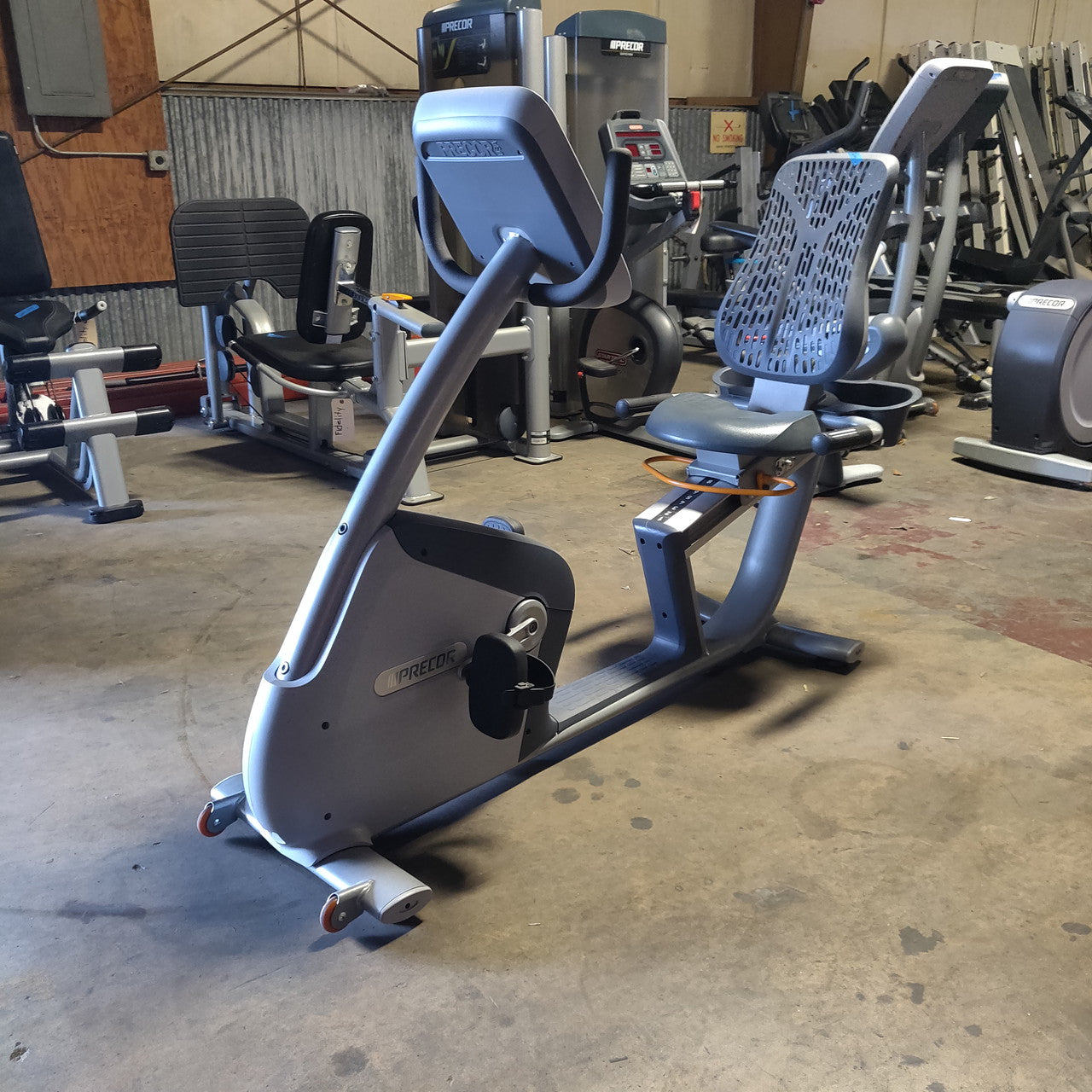 Precor RBK 815 Recumbent Bike w/Experience Console