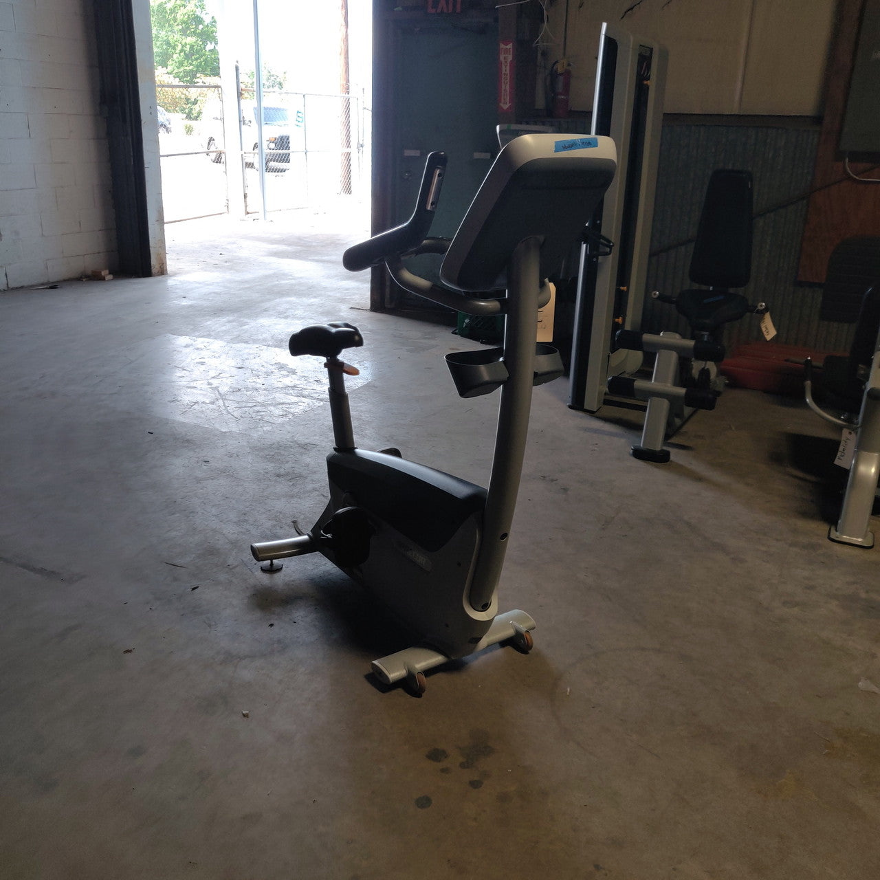 Precor UBK 815 Upright Bike w/Experience Console