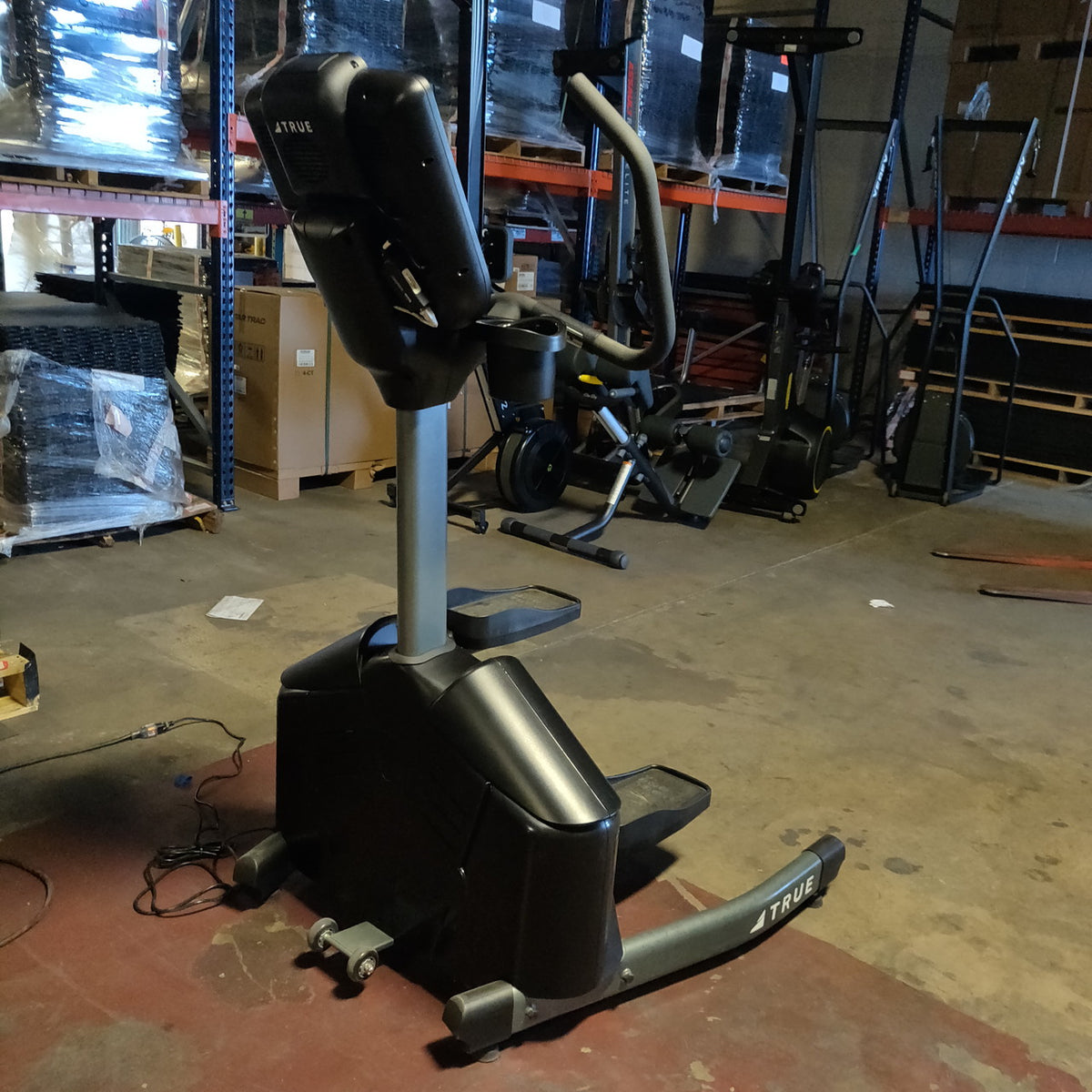 True Fitness Traverse Lateral Trainer w/16" Envision Console