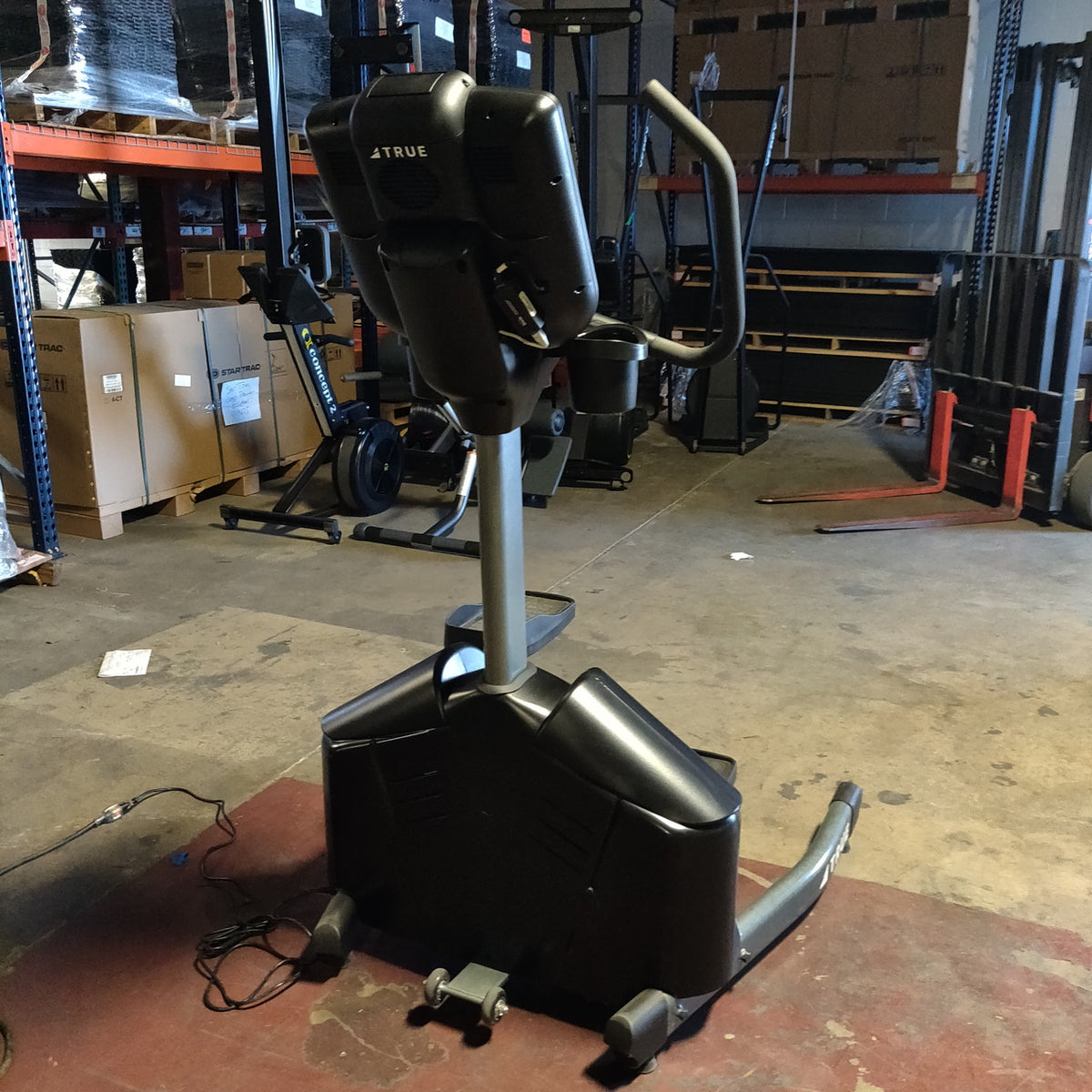 True Fitness Traverse Lateral Trainer w/16" Envision Console