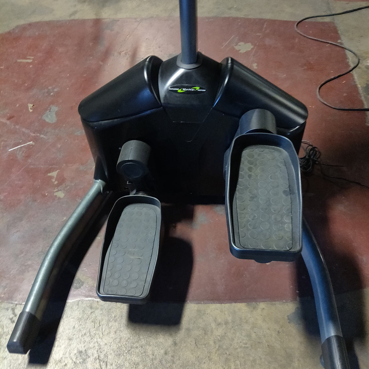 True Fitness Traverse Lateral Trainer w/16" Envision Console