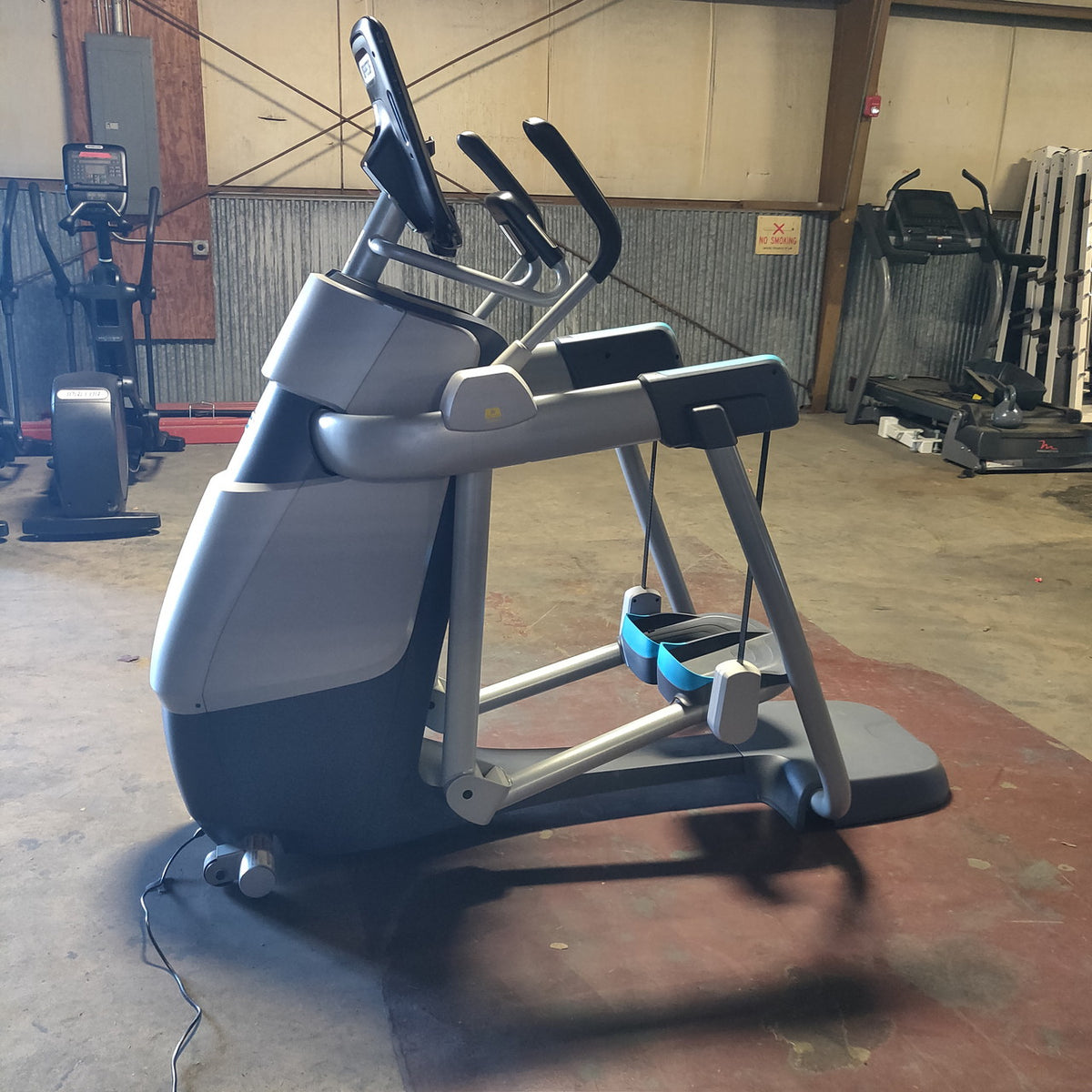Precor AMT 865 Adaptive Motion Trainer w/ p62 Console