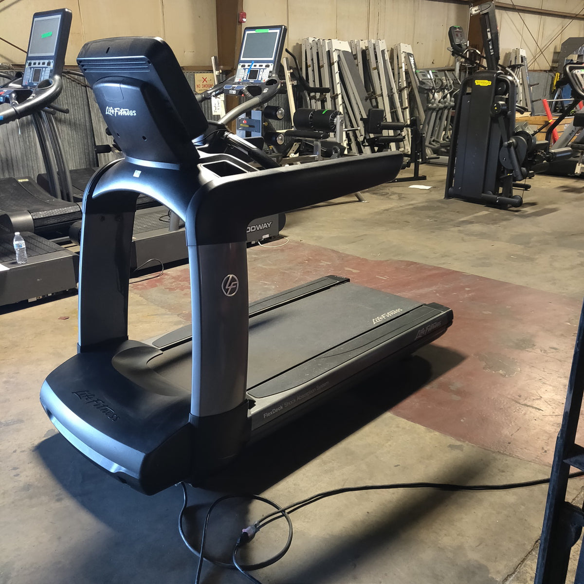 Life Fitness Discover SE3 95T Treadmill