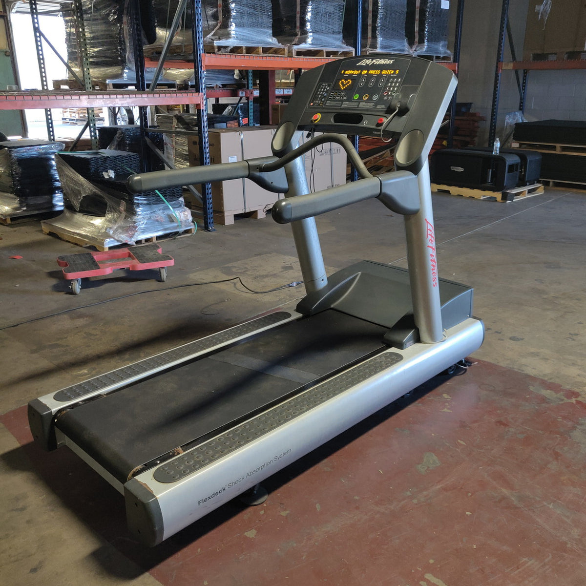 Life Fitness 95T Integrity Series Treadmill CLST