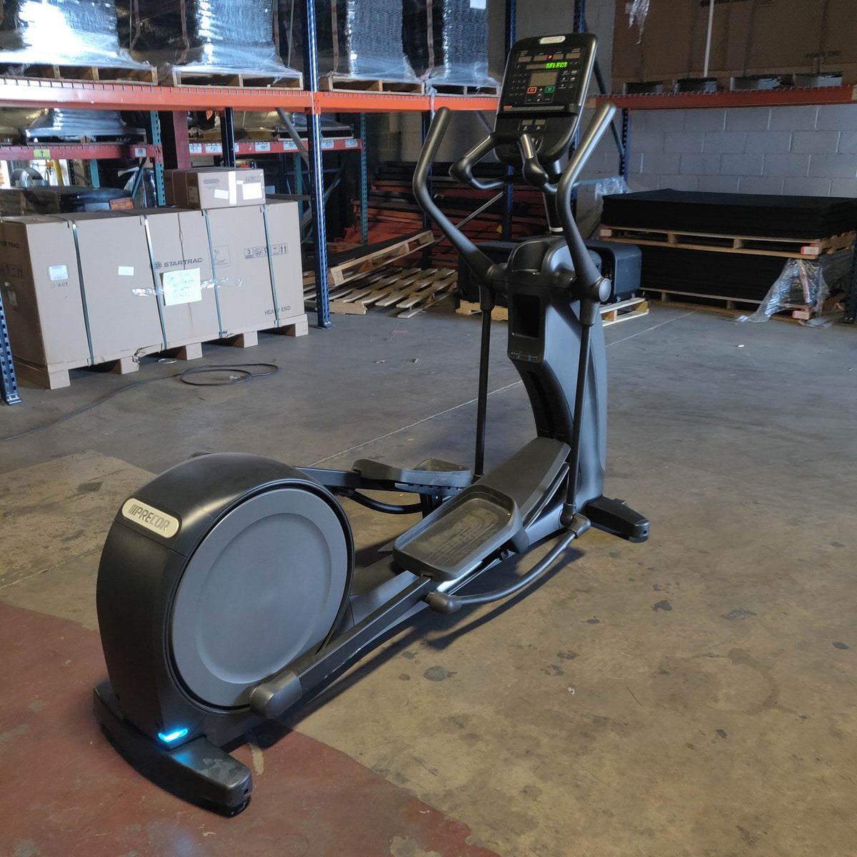 Precor EFX 835 Elliptical w/Converging Crossramp + p31 Console