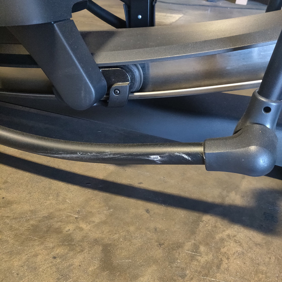 Precor EFX 835 Elliptical w/Converging Crossramp + p31 Console