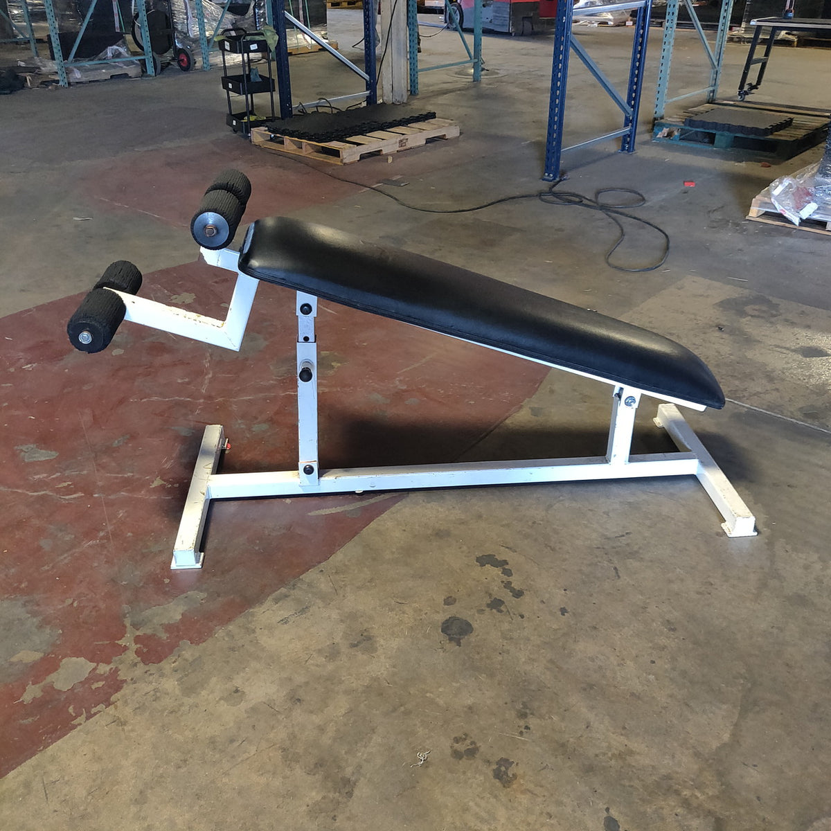 NEED DIMS Commercial Decline Bench – Heavy-Duty Strength Bench for Decline Pressing & Core Training