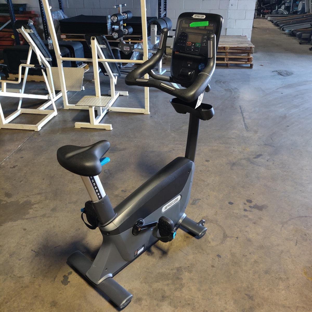 Precor UBK 835 Upright Bike w/p30 Console