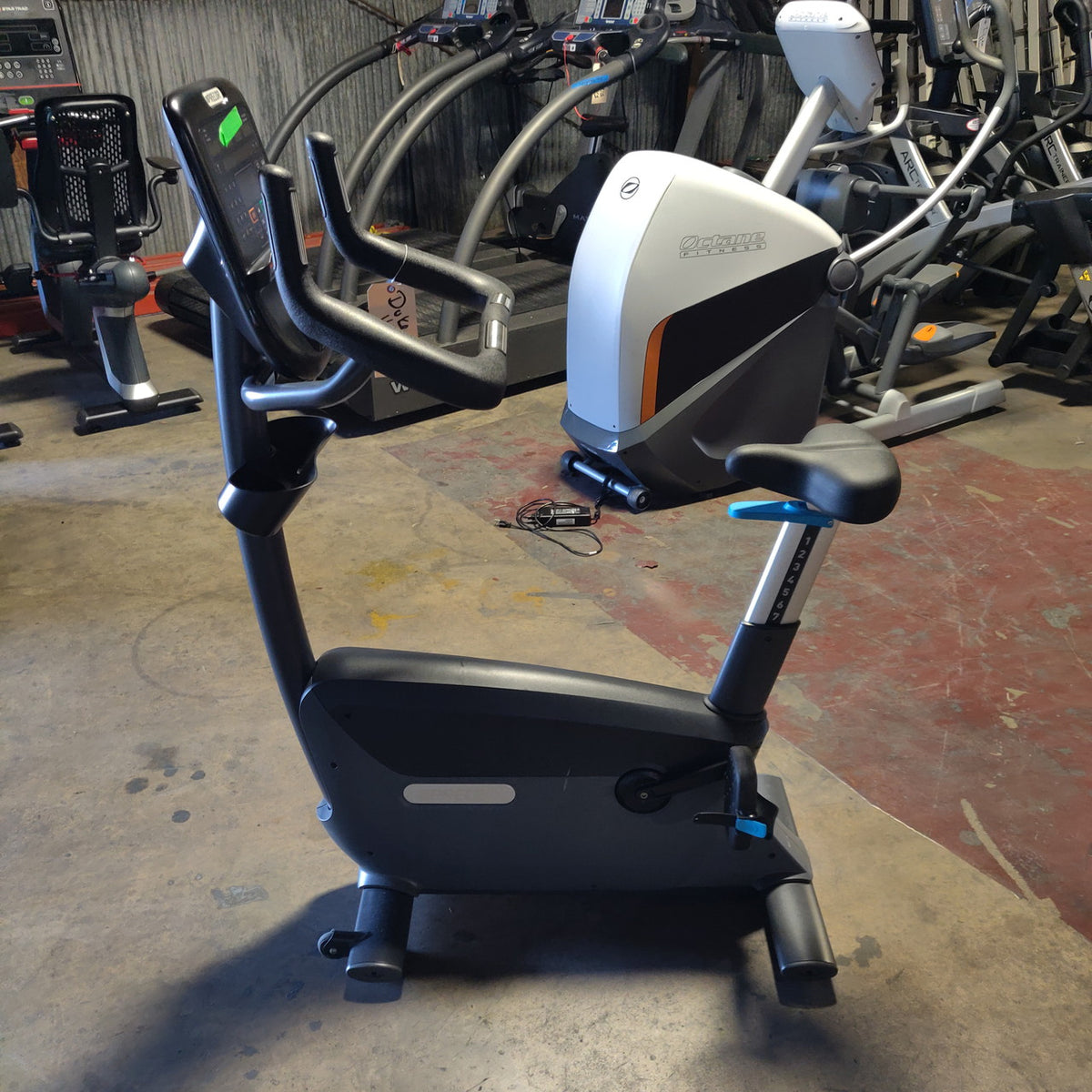 Precor UBK 835 Upright Bike w/p30 Console